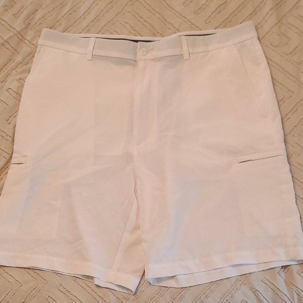 Men's White Pro Tour Golf Shorts Size 36